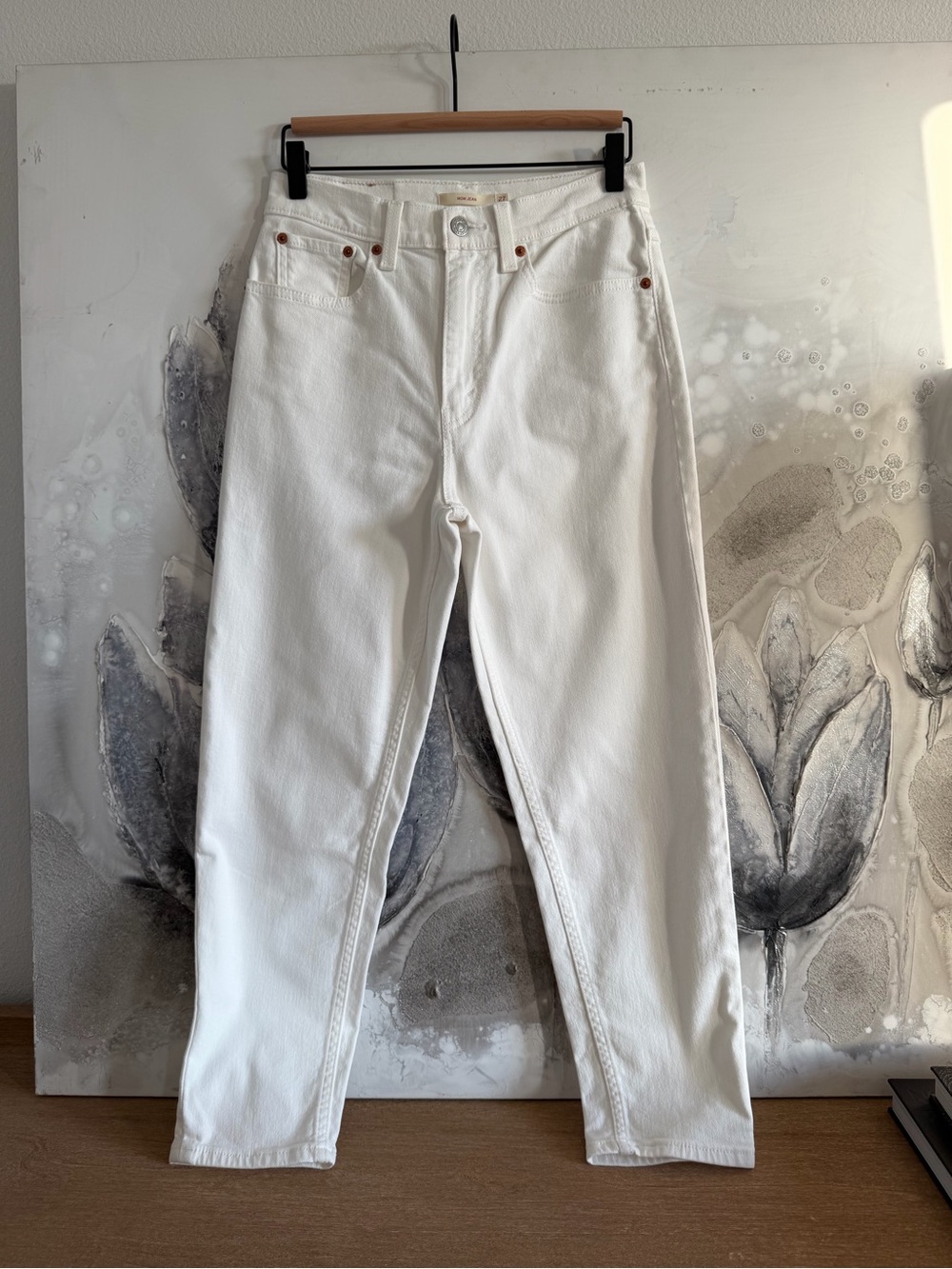 Levi's White Women's Straight Leg Mom Jeans